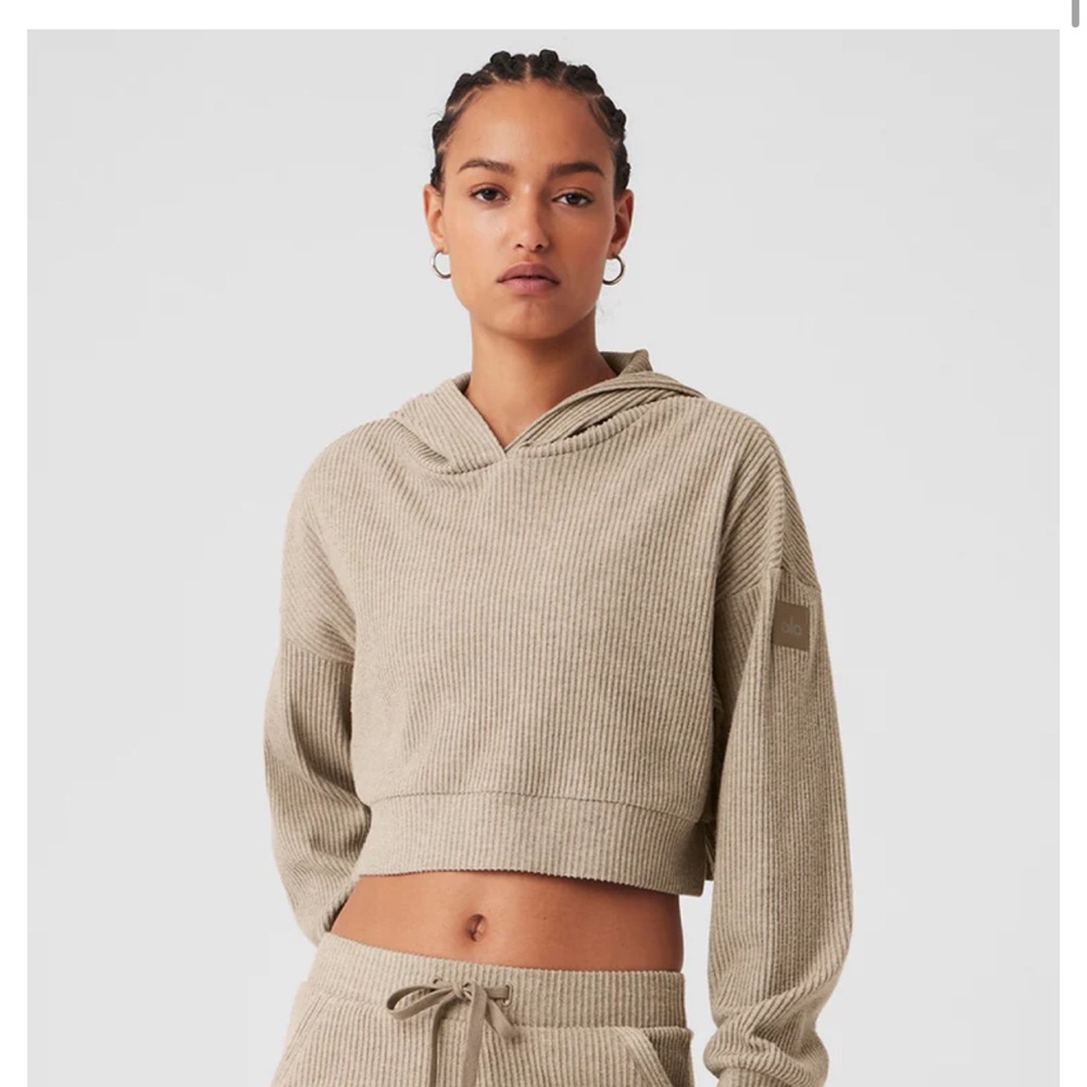 ALO muse hoodie. Brand new in gravel color. Size M